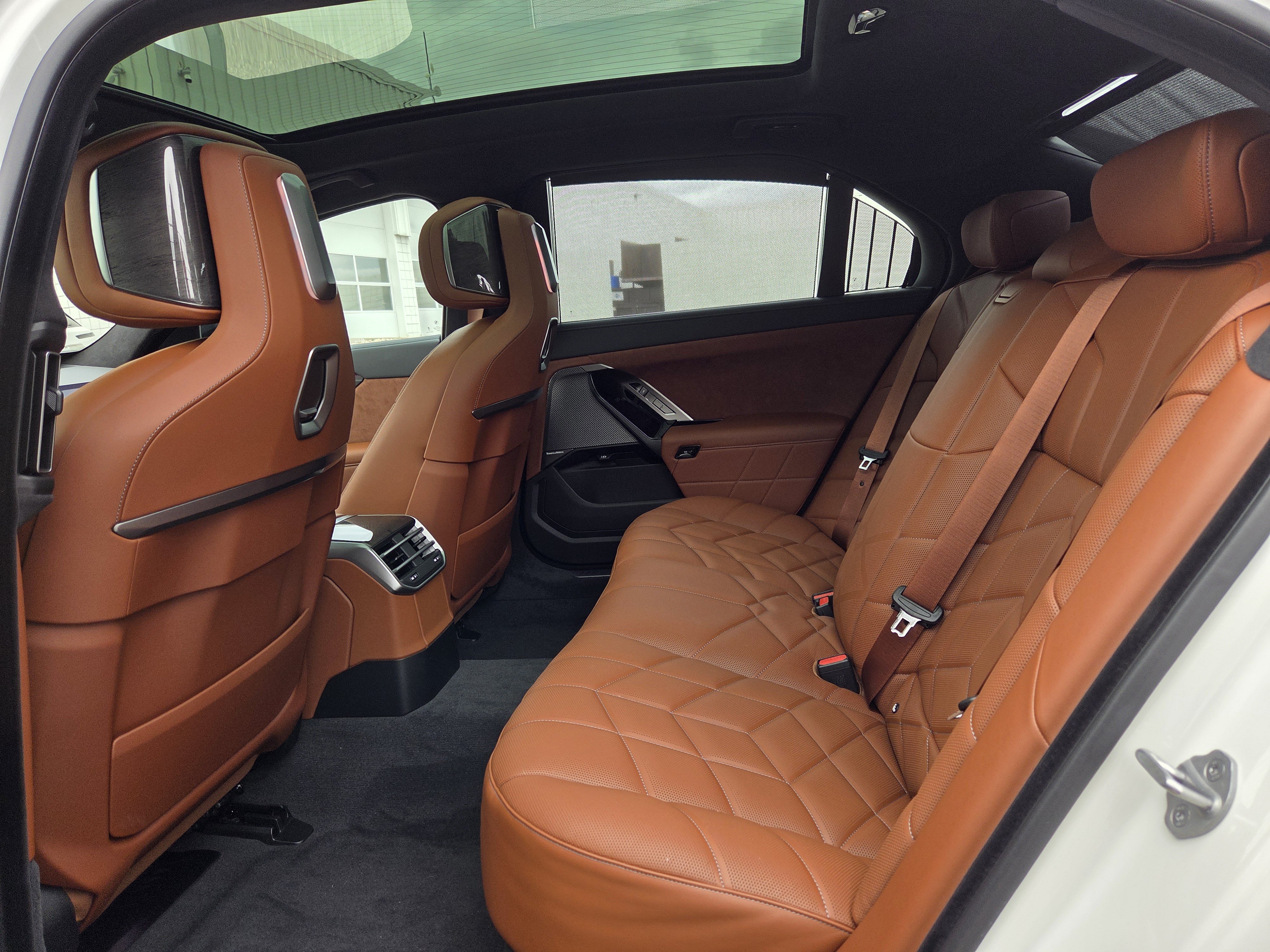 New 2027 BMW 740i xDrive w/ Executive Package AWD/4WD image 30