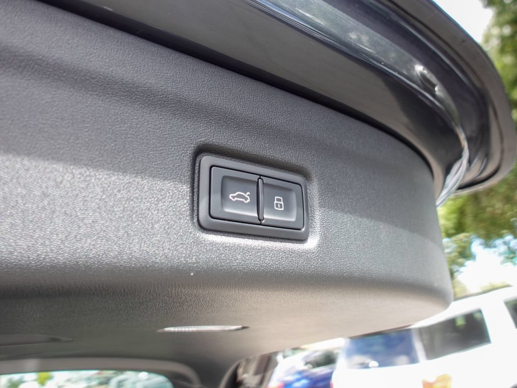 Used 2025 Audi Q6 e-tron Premium w/ Convenience Package RWD image 24