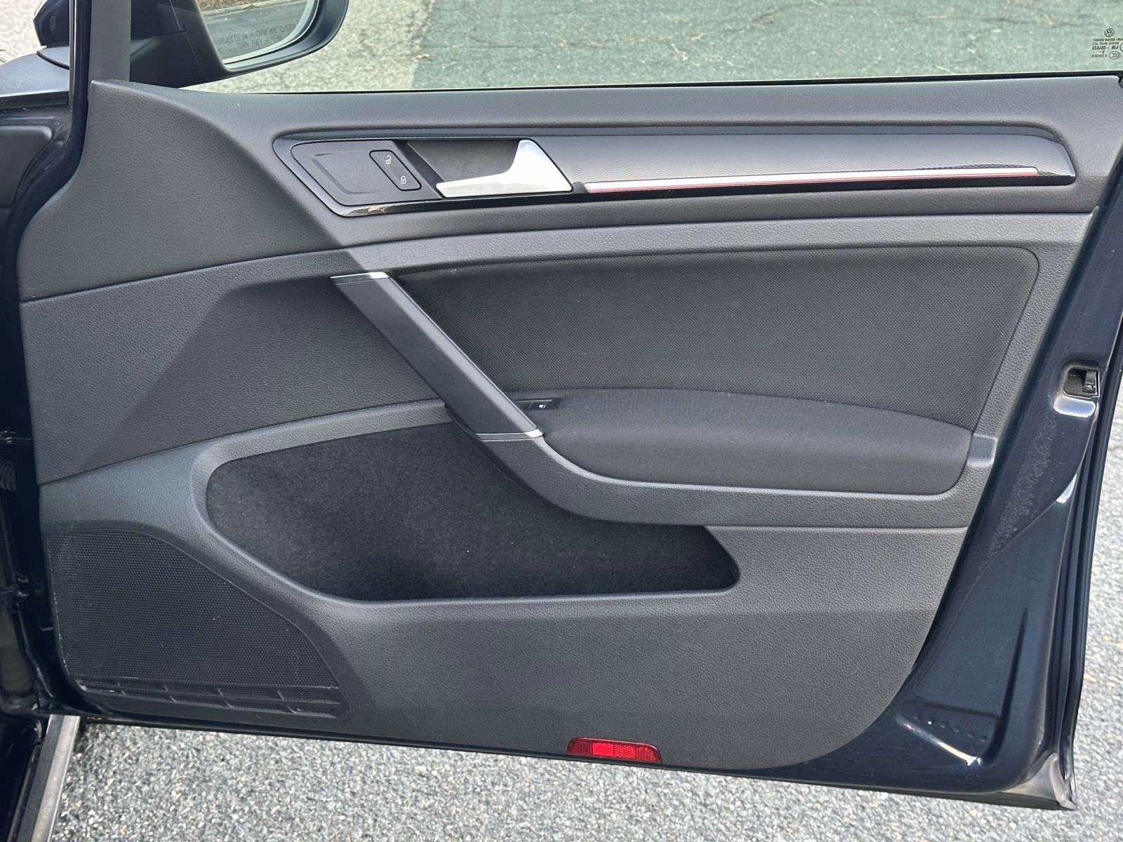 Used 2016 Volkswagen GTI S image 9