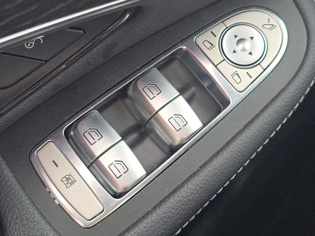 Used 2022 Mercedes-Benz GLC 300 4MATIC image 27