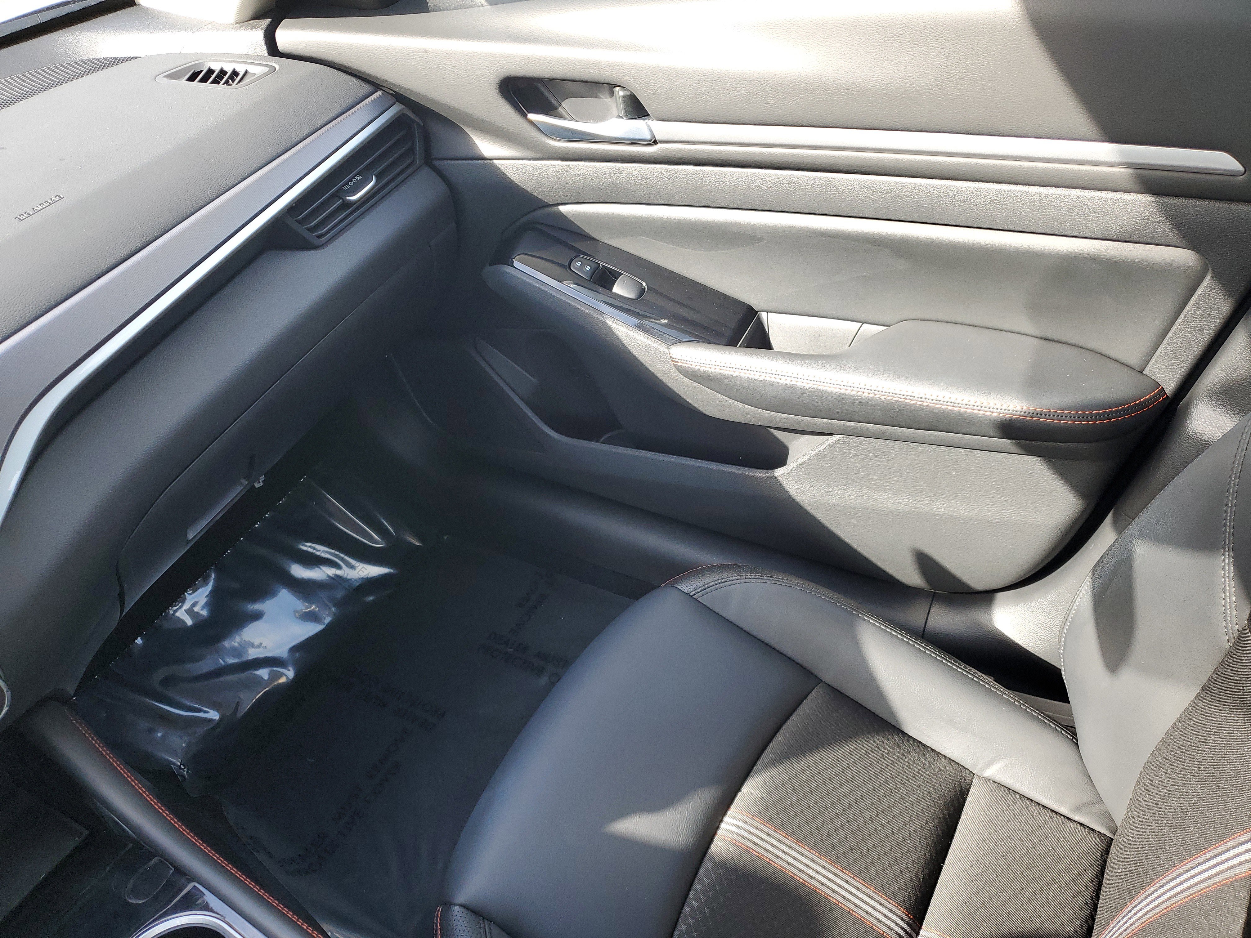 Certified 2025 Nissan Altima 2.5 SR AWD/4WD image 11