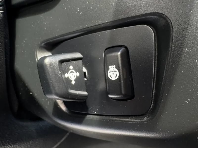 Used 2018 BMW 740i RWD image 46