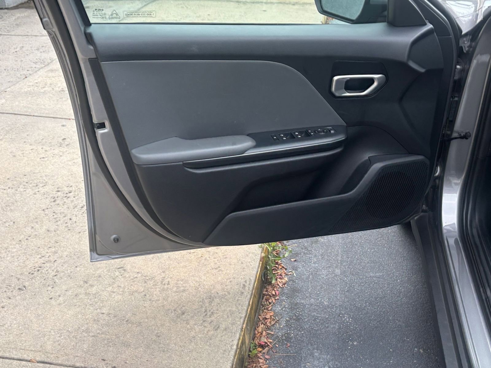 Used 2025 Kia K4 FWD image 18