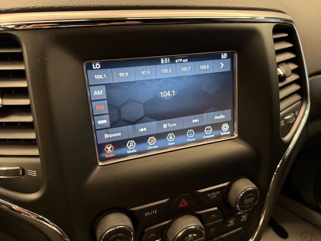 Used 2018 Jeep Grand Cherokee Laredo image 12