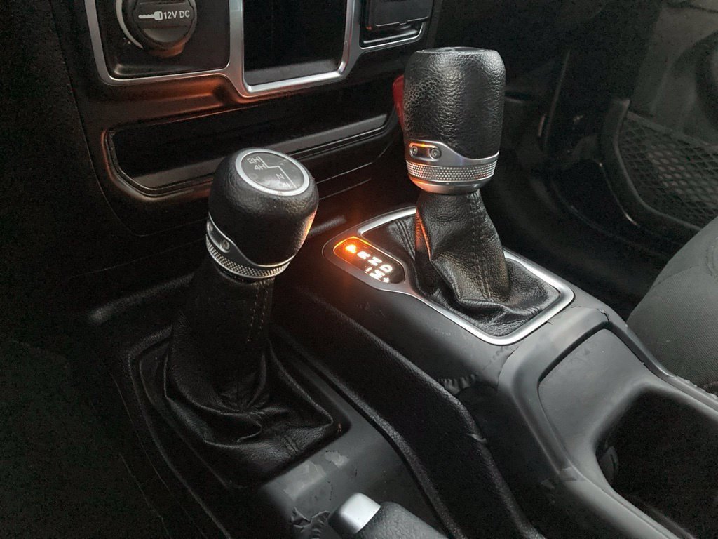 Used 2018 Jeep Wrangler Unlimited Sport AWD/4WD image 26