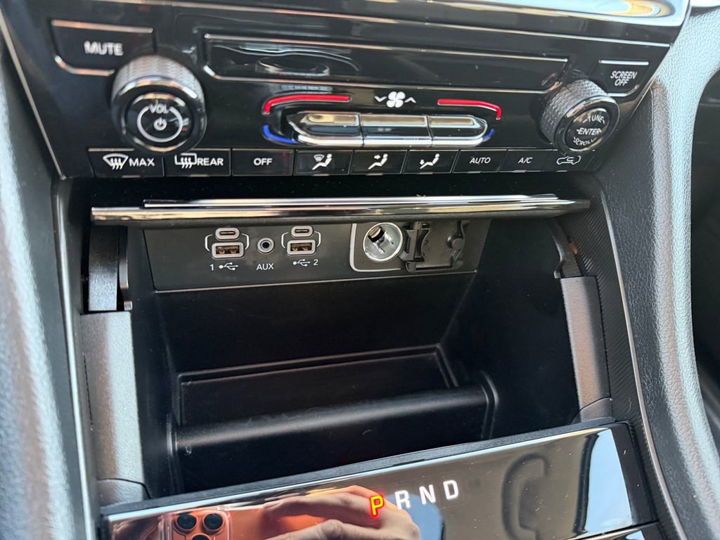 Used 2024 Jeep Grand Cherokee Laredo X w/ Trailer Tow Package image 20