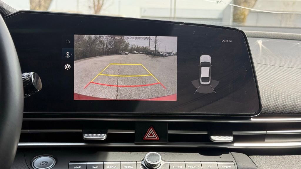 Used 2023 Hyundai Elantra Limited image 14