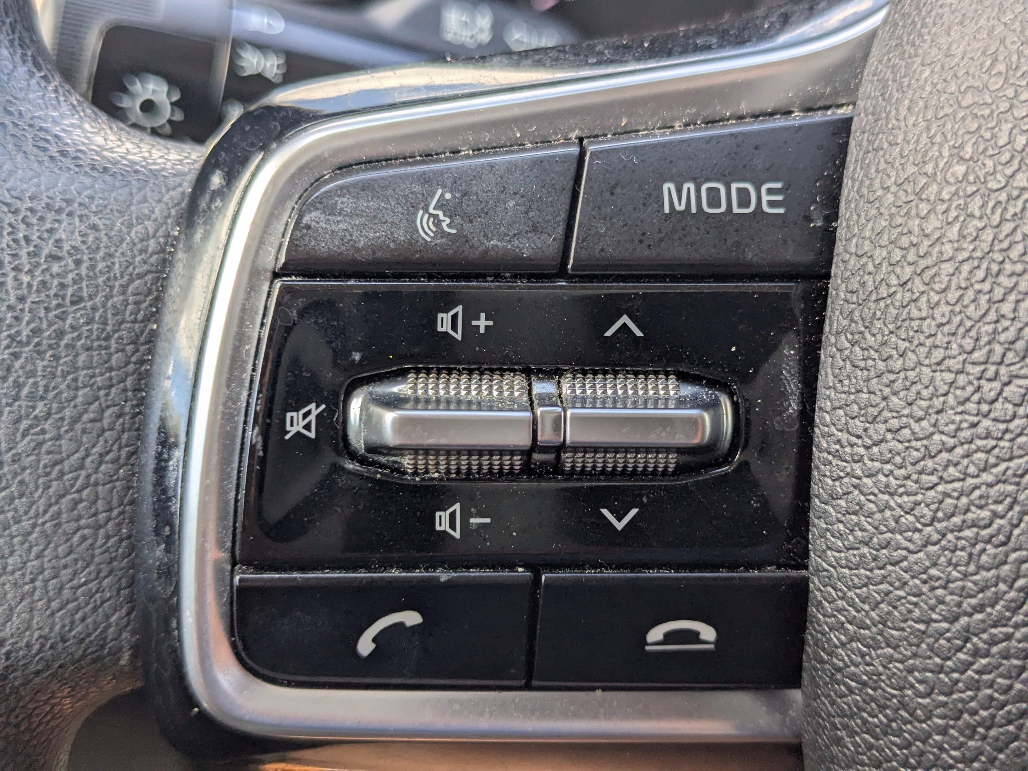 Used 2021 Kia Sorento LX AWD/4WD image 28