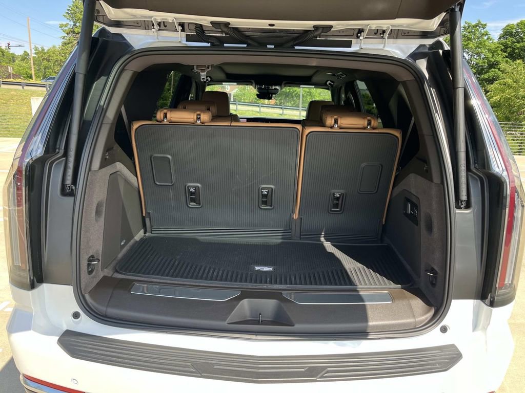 Used 2025 Cadillac Escalade Premium Luxury w/ Touring Package AWD/4WD image 12
