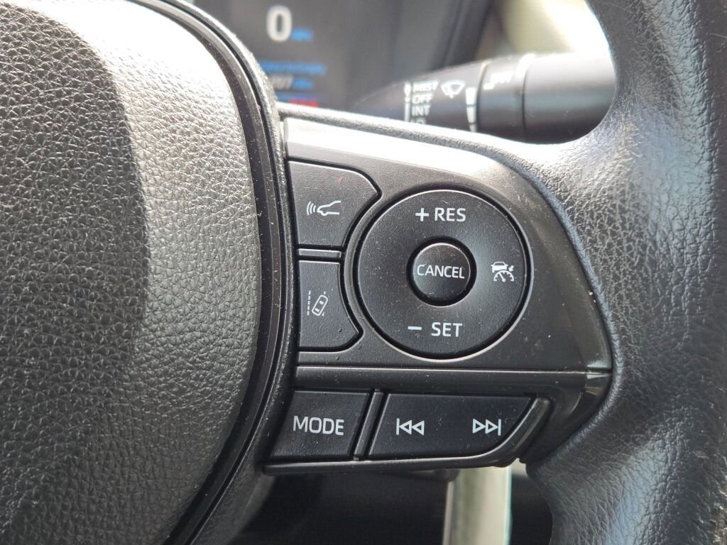 Used 2021 Toyota Corolla LE image 25