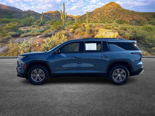 Used 2025 Chevrolet Traverse LT image 8