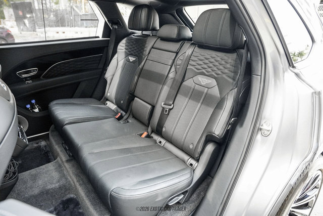 Used 2024 Bentley Bentayga Extended Wheelbase AWD/4WD image 58