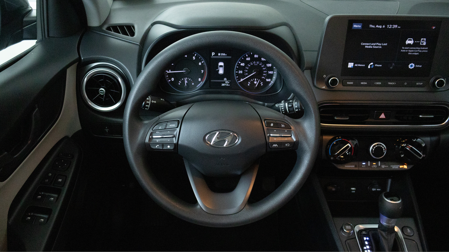 Used 2023 Hyundai Kona SEL w/ Cargo Package AWD/4WD image 11
