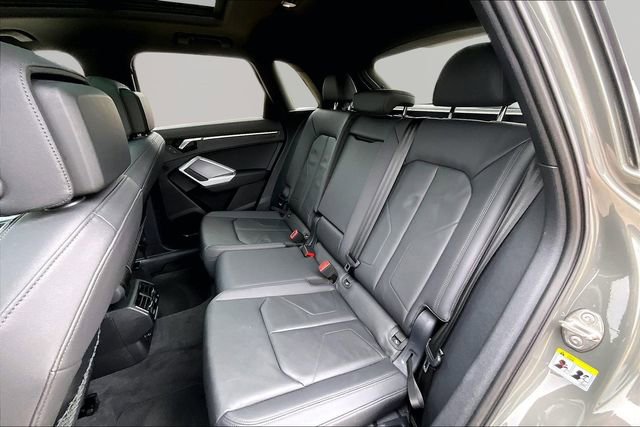 Used 2023 Audi Q3 2.0T Premium Plus w/ Premium Plus Package AWD/4WD image 28