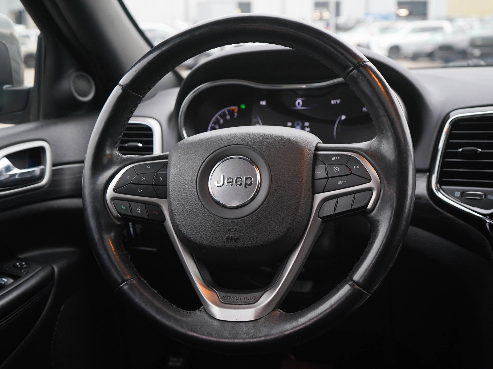 Used 2020 Jeep Grand Cherokee Altitude AWD/4WD image 17