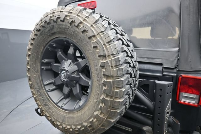 Used 2012 Jeep Wrangler Unlimited Sahara AWD/4WD image 32