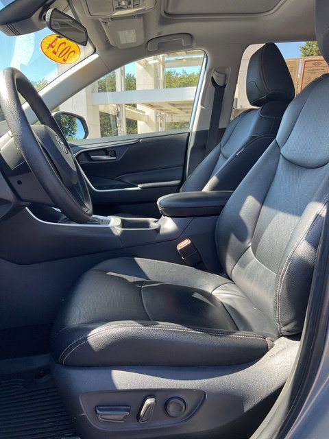 Used 2024 Toyota RAV4 XLE w/ Convenience Package FWD image 18