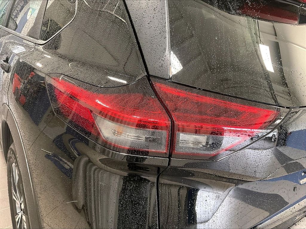 Used 2023 Nissan Rogue SV AWD/4WD image 33