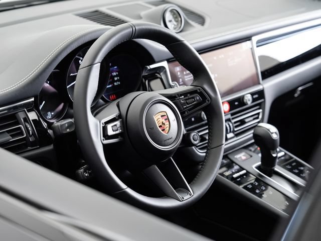 Certified 2025 Porsche Macan Turbo AWD/4WD image 9