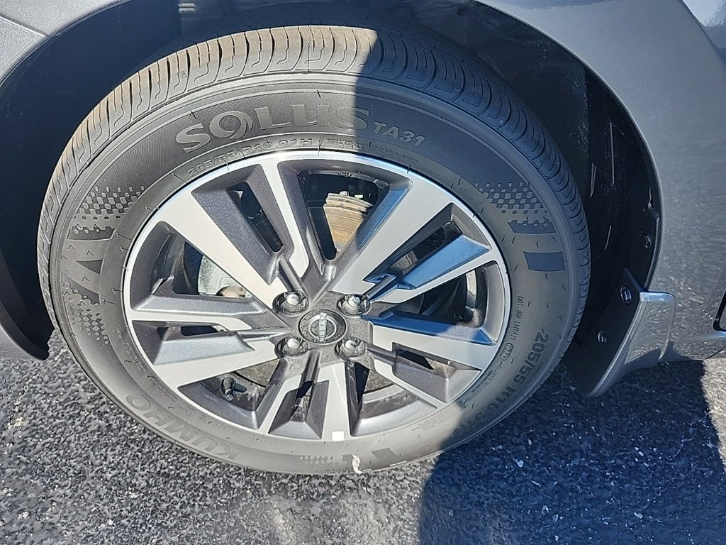 Used 2025 Nissan Versa S w/ S Plus Package image 9