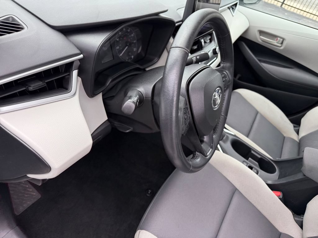 Used 2024 Toyota Corolla LE w/ LE Premium Package FWD image 28