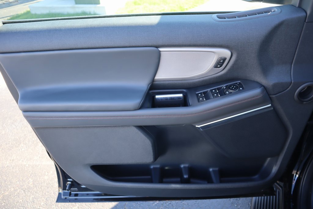 New 2025 Ford Expedition Active image 17