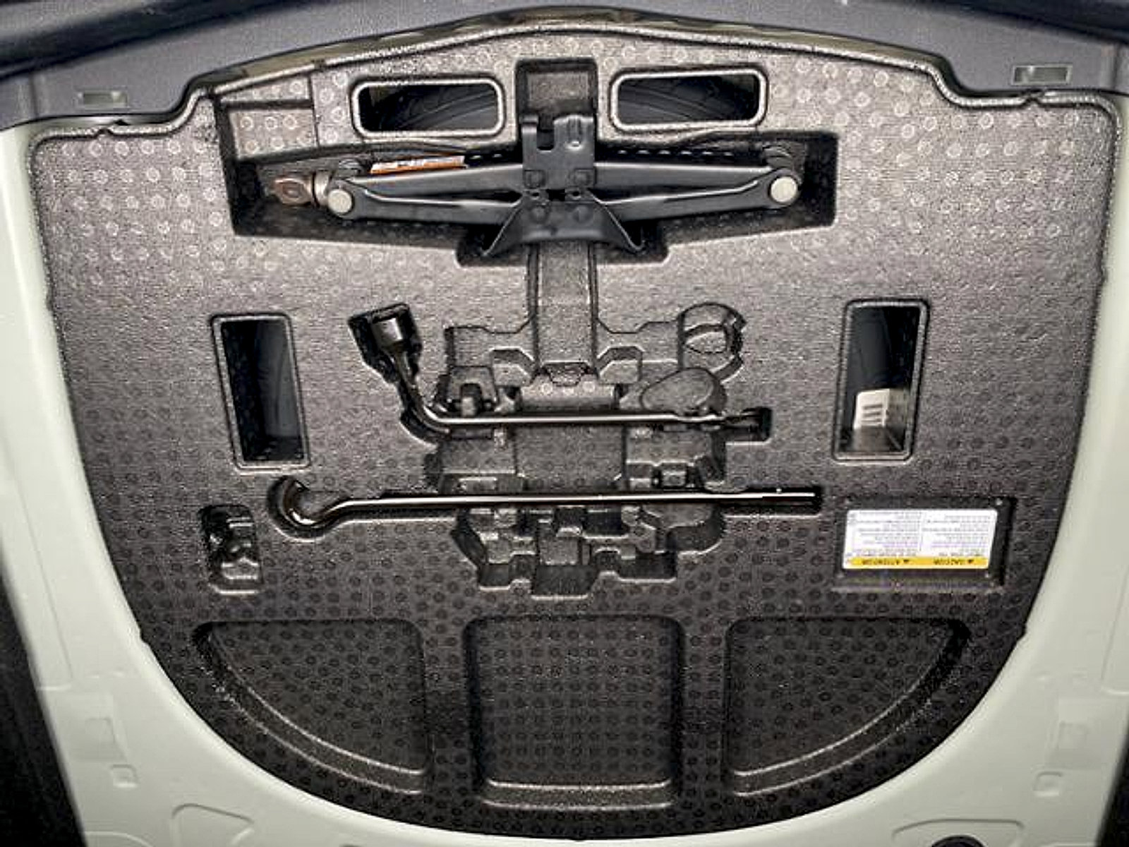 Used 2023 Toyota Camry SE FWD image 18