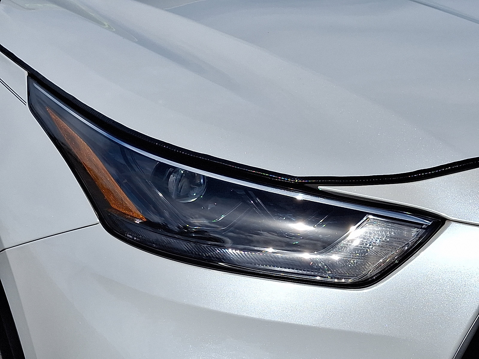Used 2022 Toyota Highlander XLE AWD/4WD image 10