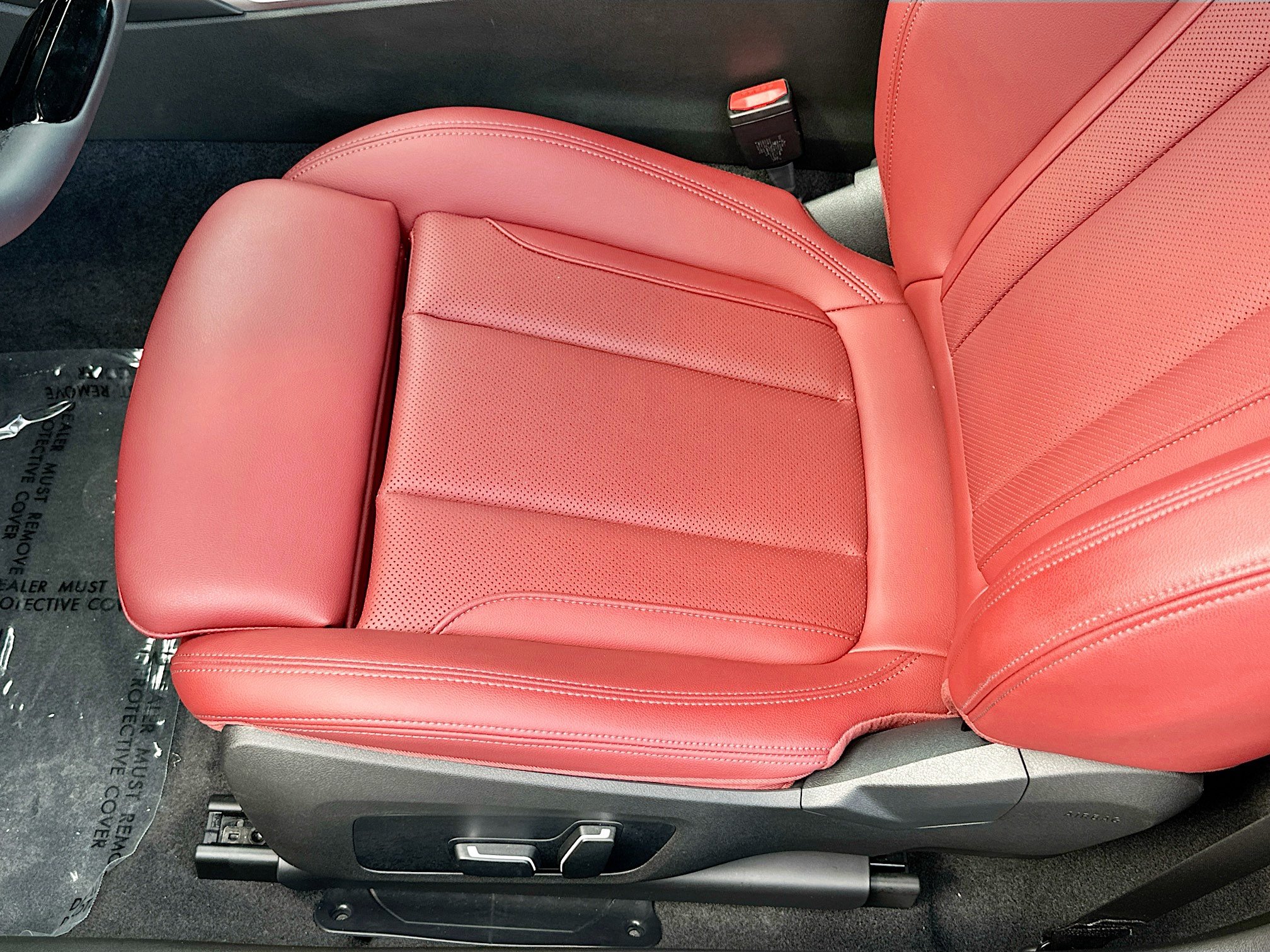 Used 2025 BMW 230i Coupe w/ Convenience Package RWD image 19