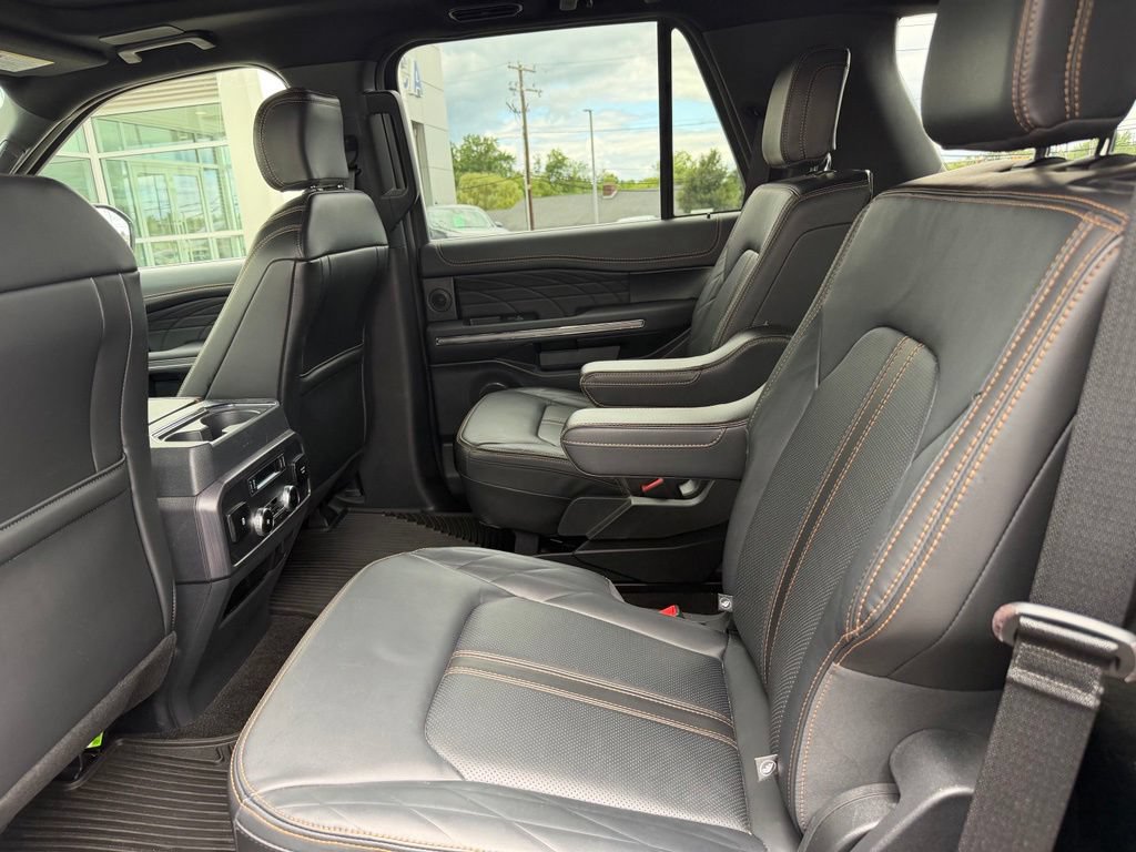 Used 2022 Ford Expedition Platinum AWD/4WD image 10