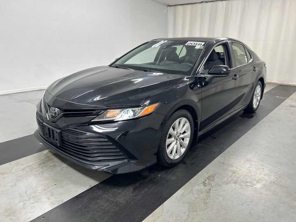 Used 2018 Toyota Camry LE FWD image 5