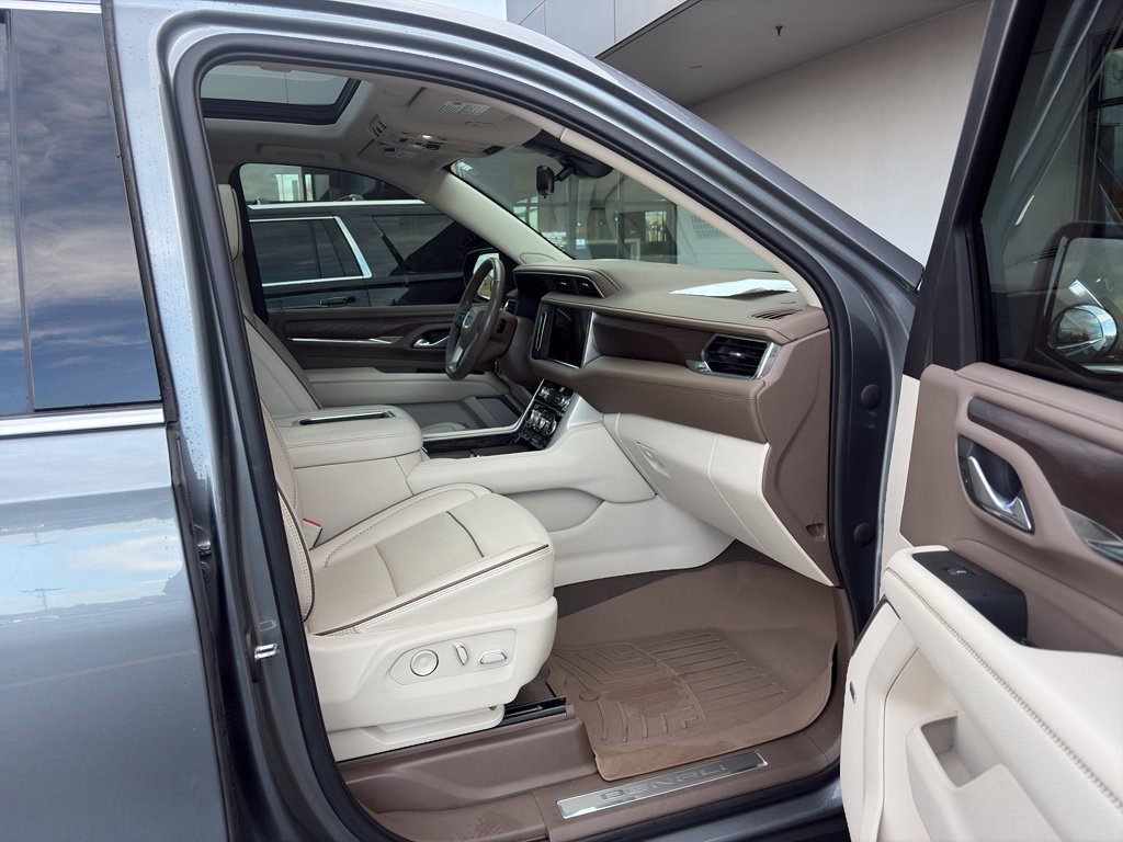 Used 2022 GMC Yukon Denali w/ Denali Premium Package image 21
