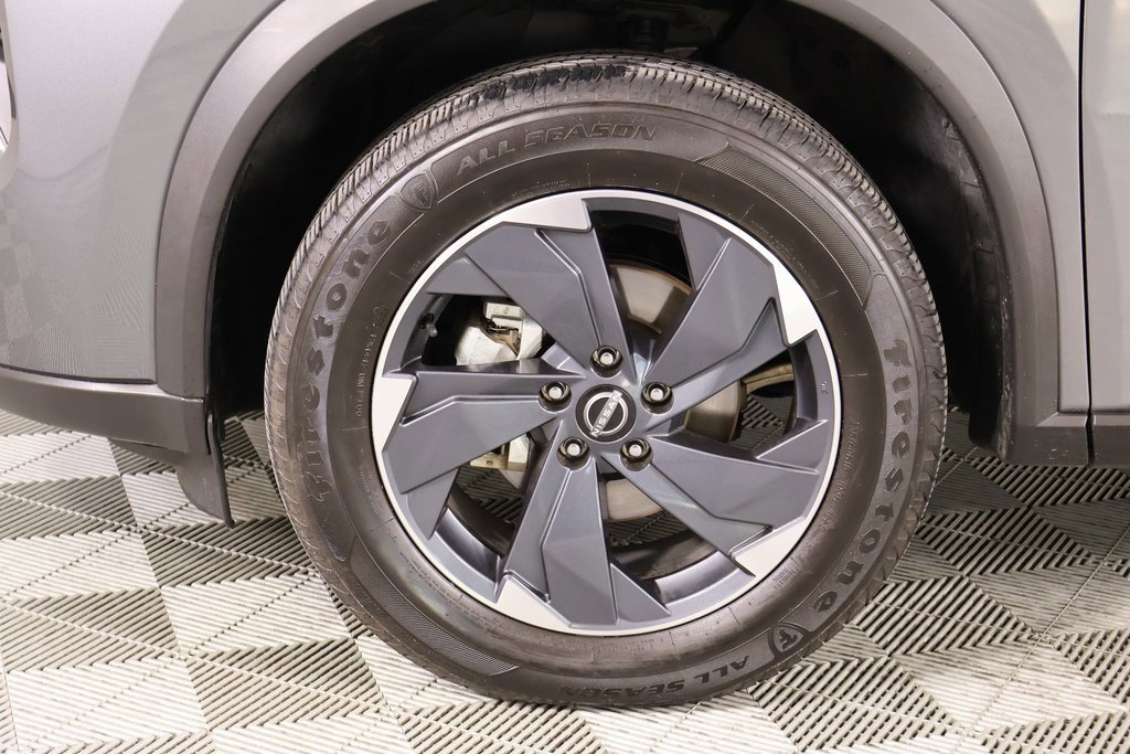 Used 2024 Nissan Rogue SV image 16