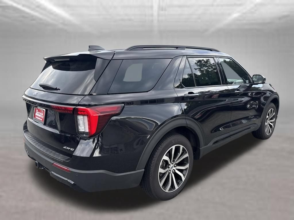 Used 2025 Ford Explorer ST-Line AWD/4WD image 5