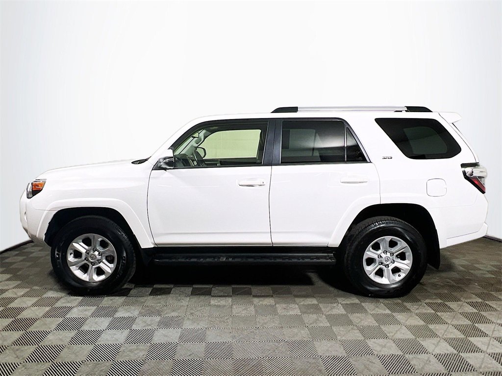 Certified 2024 Toyota 4Runner SR5 Premium image 5