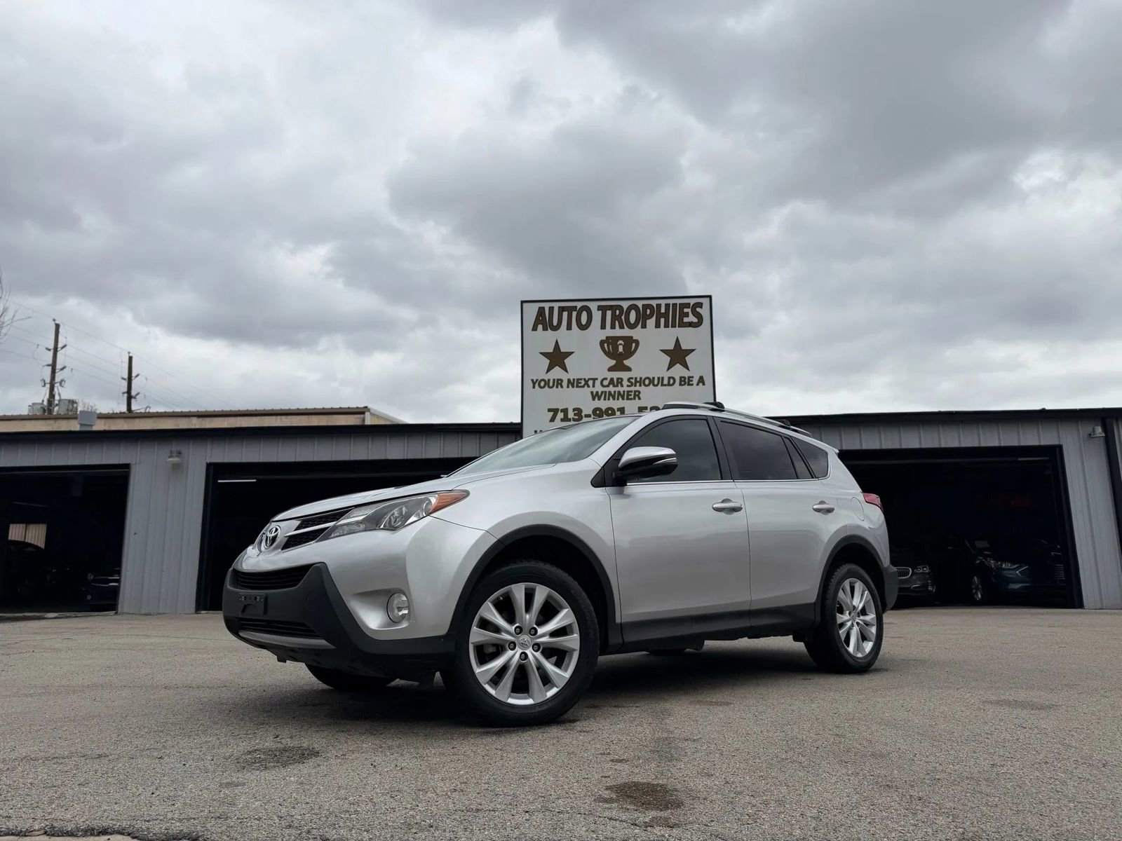 Used 2015 Toyota RAV4 Limited w/ Technology Package image 34