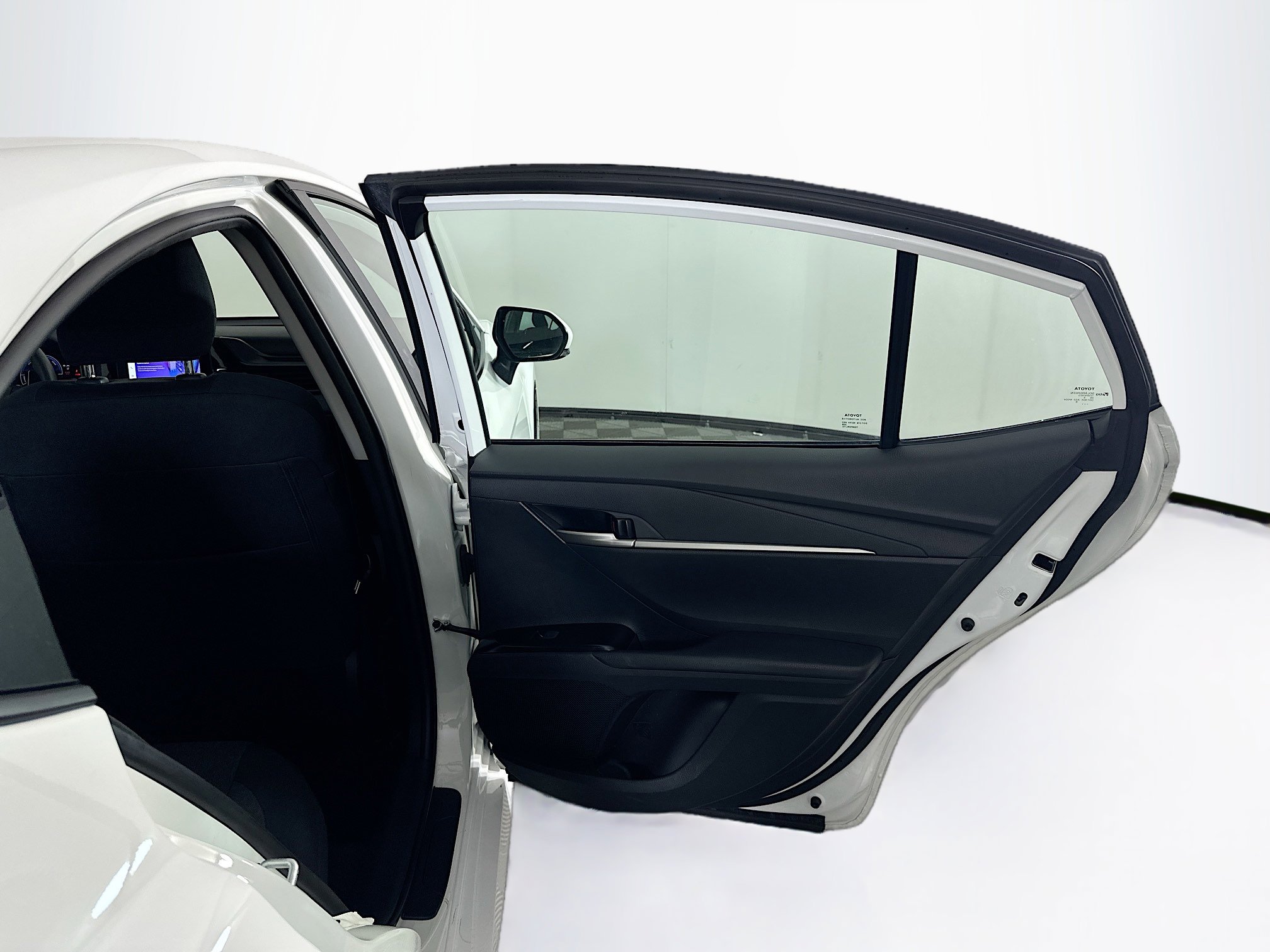 Used 2025 Toyota Camry LE image 31