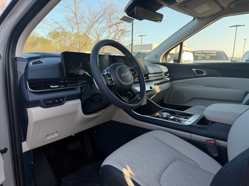 New 2026 Kia Carnival EX image 12