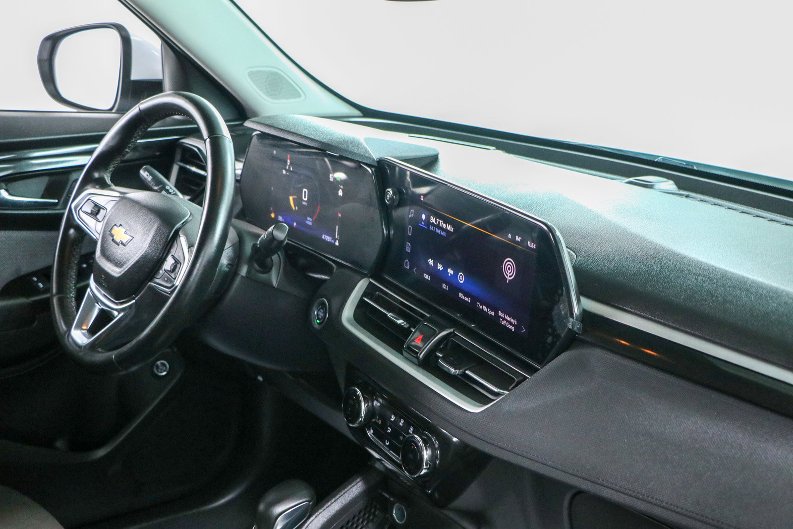Used 2025 Chevrolet TrailBlazer LT w/ Convenience Package FWD image 25