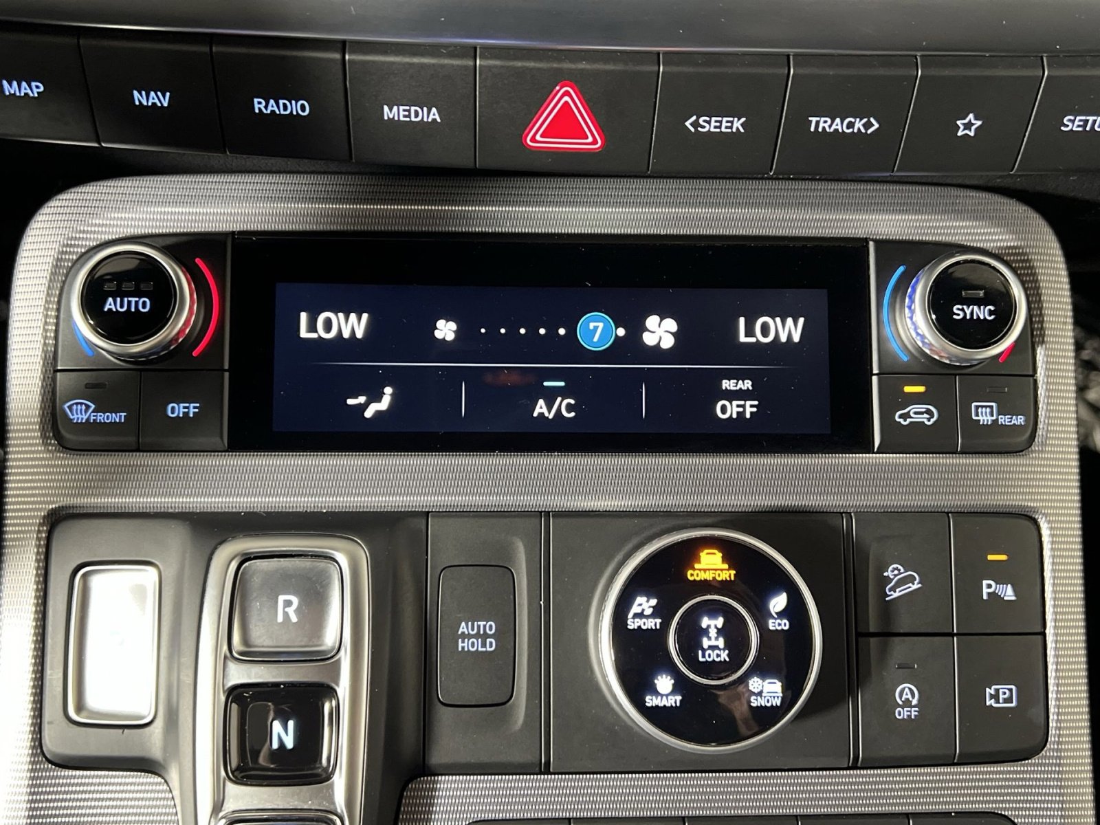 Used 2023 Hyundai Palisade Calligraphy image 21