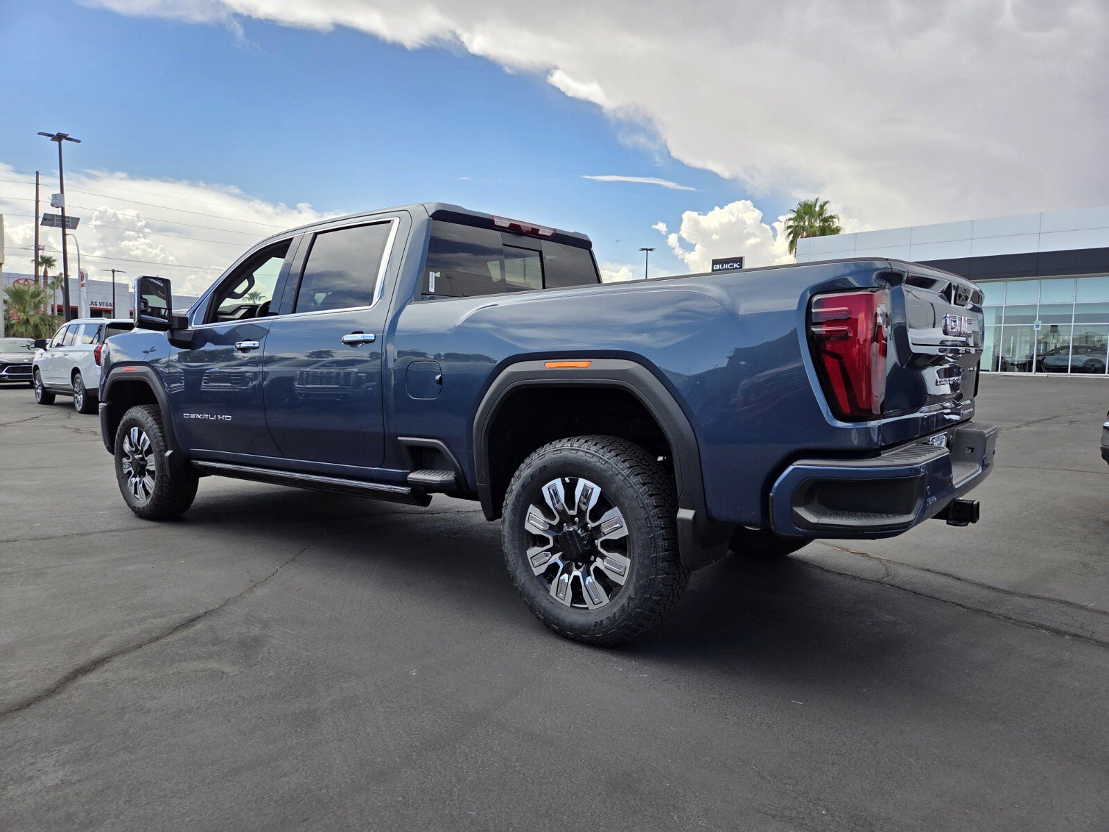 New 2025 GMC Sierra 2500 Denali w/ Denali Reserve Package image 3