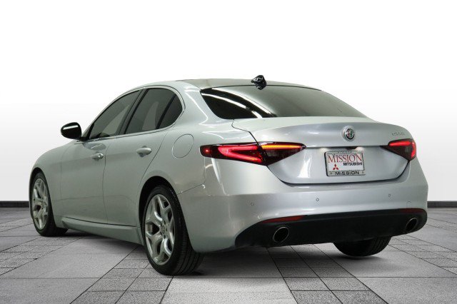 Used 2021 Alfa Romeo Giulia Ti RWD image 5