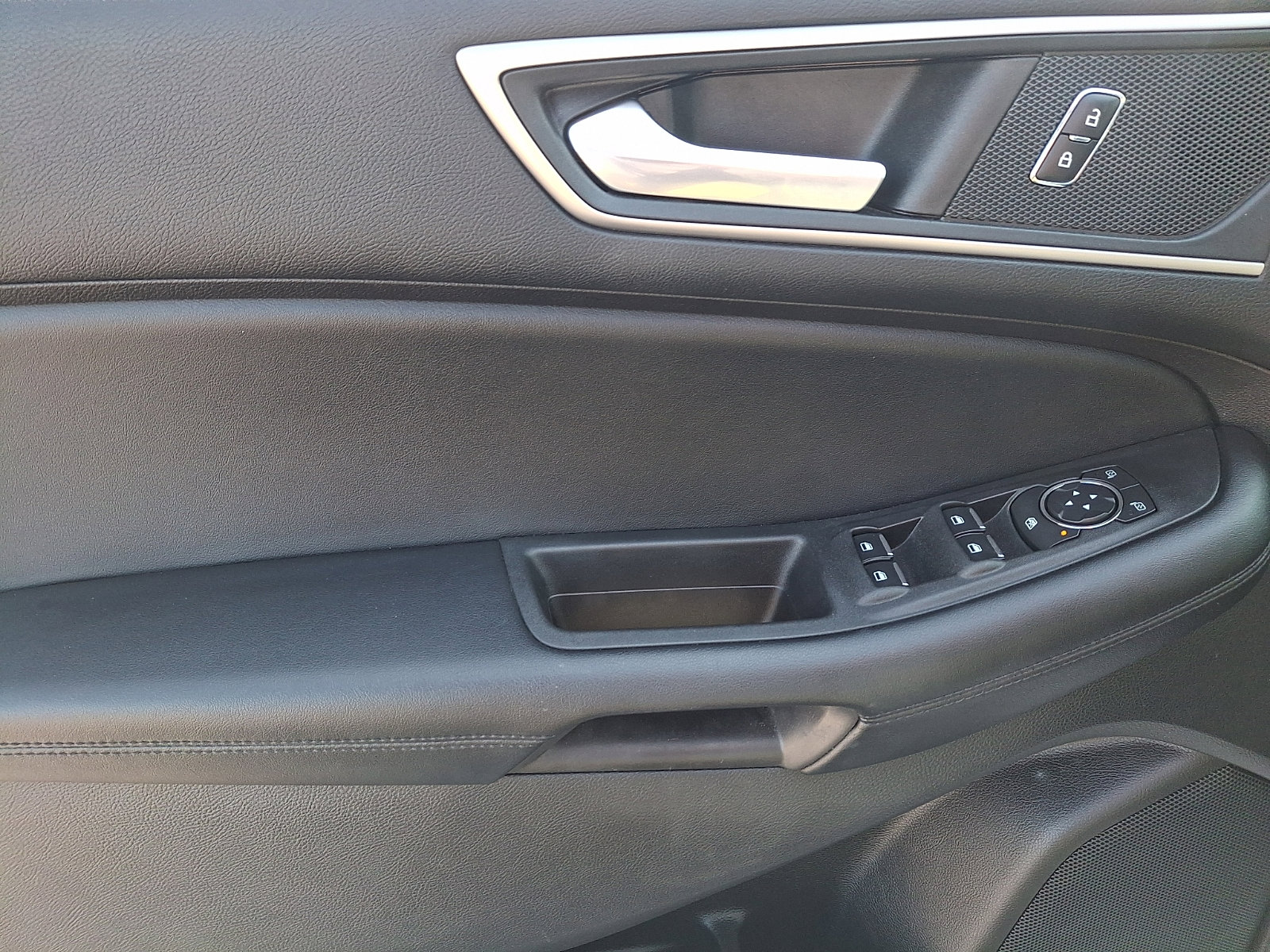 Certified 2022 Ford Edge SEL w/ Convenience Package AWD/4WD image 12