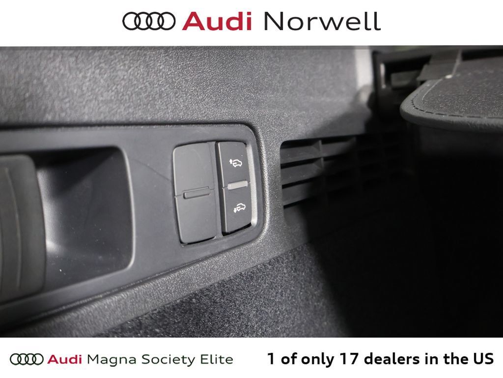 Used 2025 Audi Q5 Prestige AWD/4WD image 16