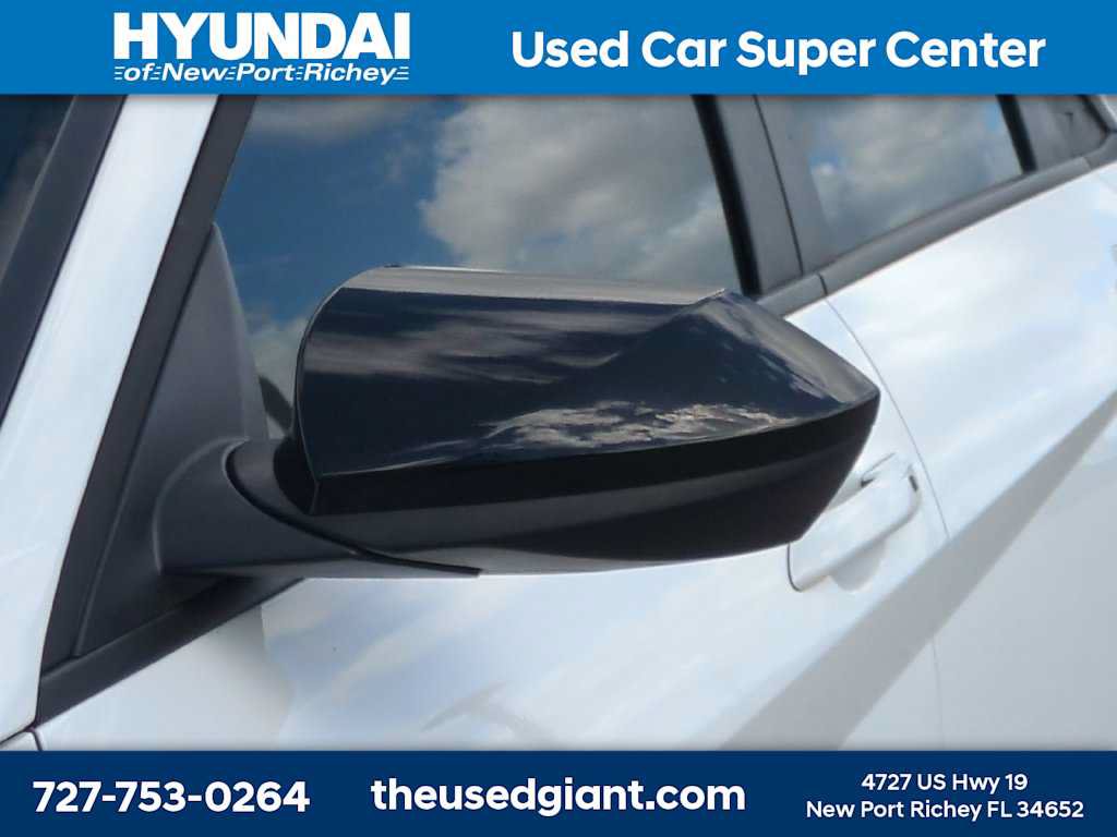 Used 2025 Hyundai Elantra Sport FWD image 11