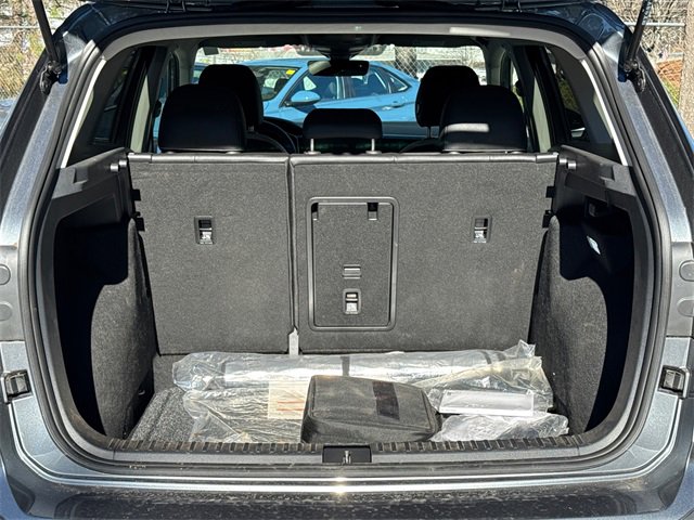 Used 2025 Volkswagen Taos SE image 18