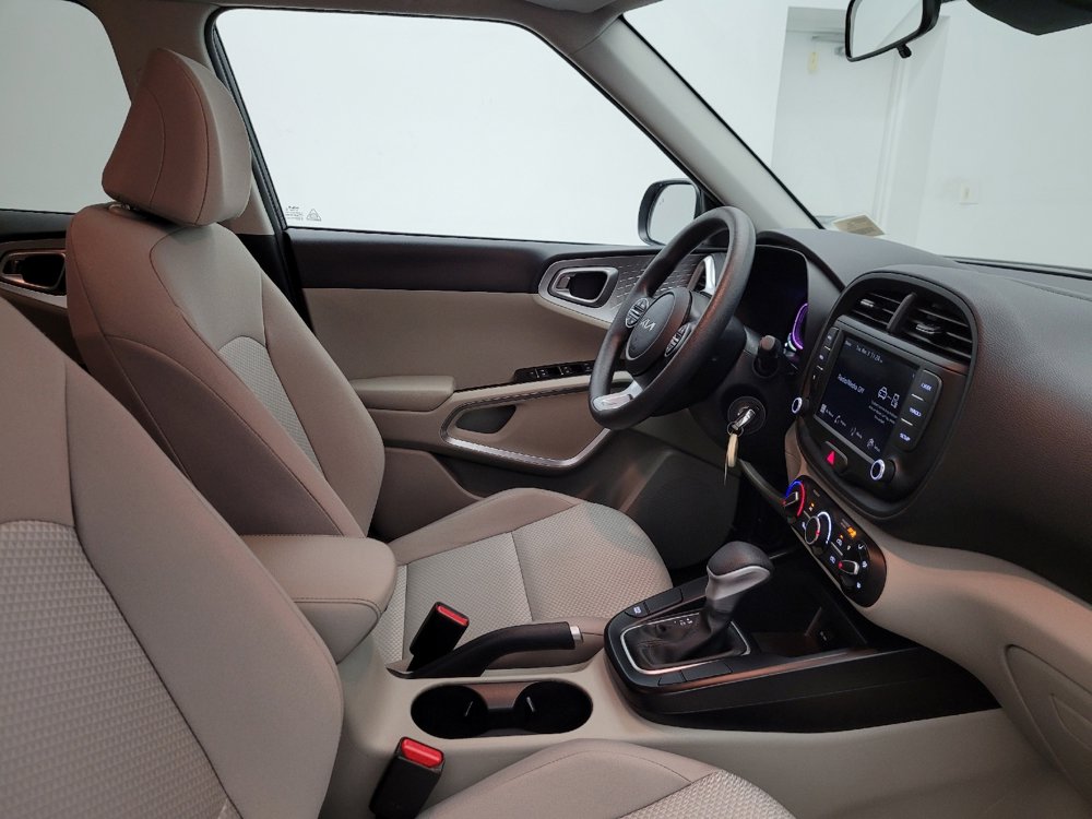 Used 2025 Kia Soul LX FWD image 21