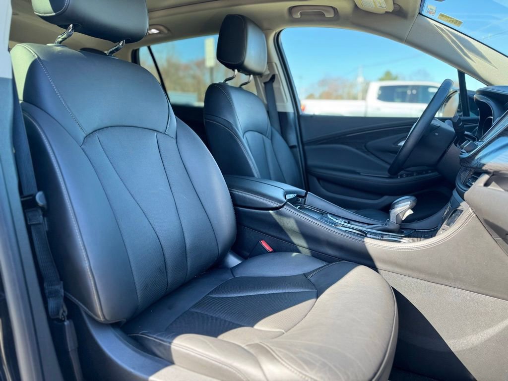 Used 2017 Buick Envision Essence image 12