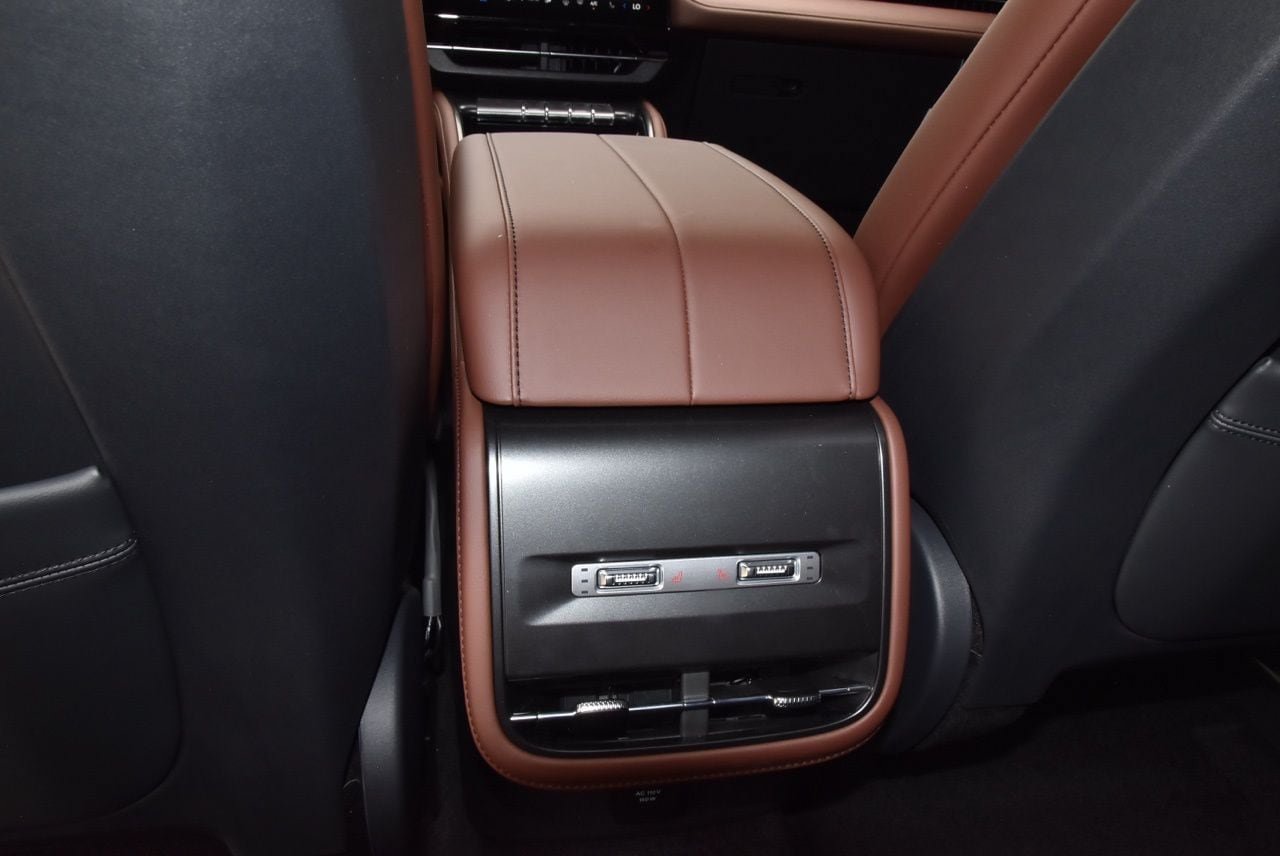 New 2026 Lincoln Nautilus Reserve w/ Jet Appearance Package AWD/4WD image 25