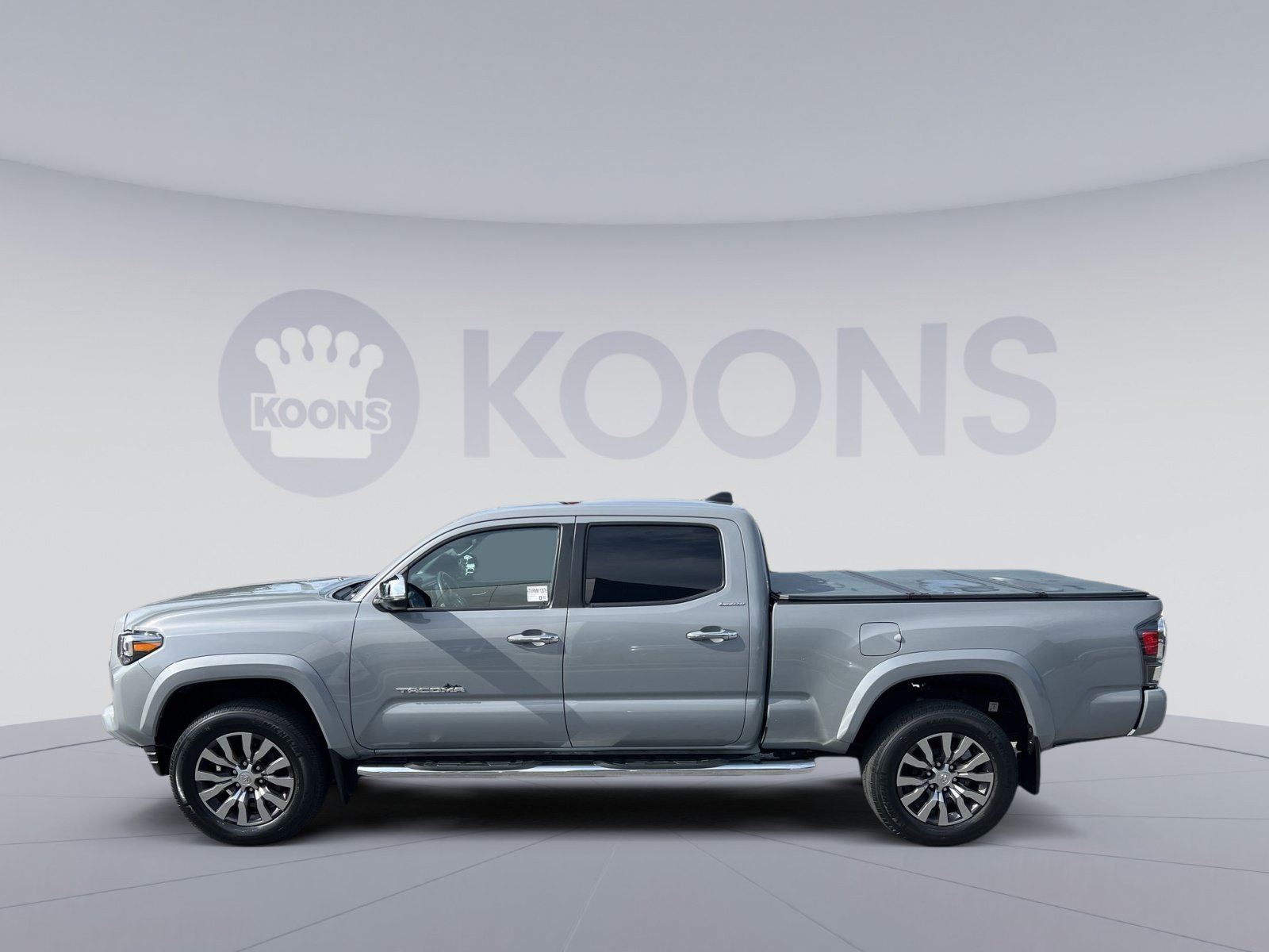 Used 2021 Toyota Tacoma Limited AWD/4WD image 2